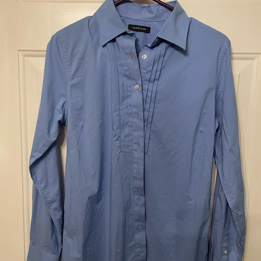 Land’s End Long sleeve pleated front stretch blouse.Size small